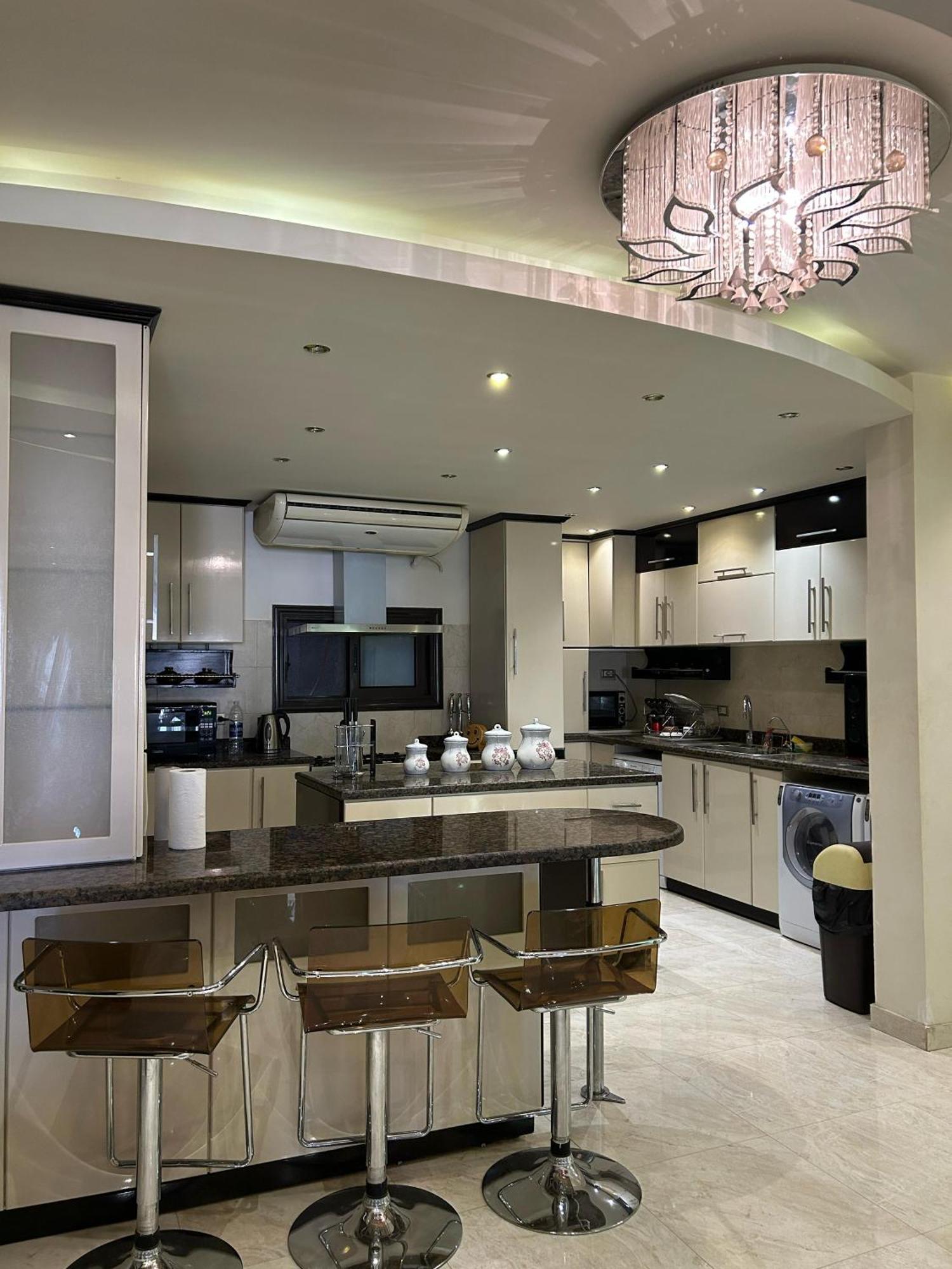 Apartment Zahran Vip فاخرة Cairo